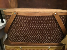 Load image into Gallery viewer, Picnic basket