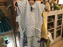 Load image into Gallery viewer, Vintage apron