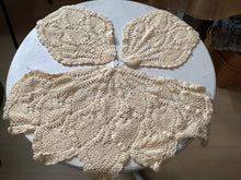 Load image into Gallery viewer, Doilies