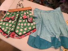 Load image into Gallery viewer, Vintage apron