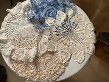 Load image into Gallery viewer, Doilies