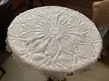 Load image into Gallery viewer, Doilies