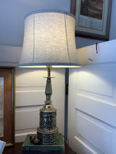 Load image into Gallery viewer, Tall lamp with shade