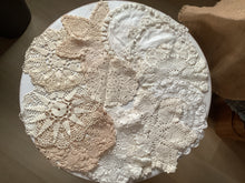 Load image into Gallery viewer, Doilies