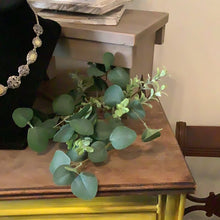 Load image into Gallery viewer, Greenery pick