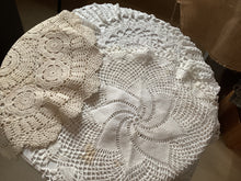 Load image into Gallery viewer, Doilies