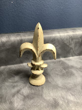 Load image into Gallery viewer, Iron fence post finial