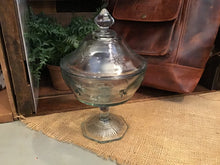 Load image into Gallery viewer, Pressed and cut glass