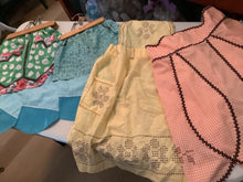 Load image into Gallery viewer, Vintage apron