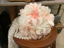 Load image into Gallery viewer, Flower ball
