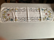 Load image into Gallery viewer, Dresser scarves
