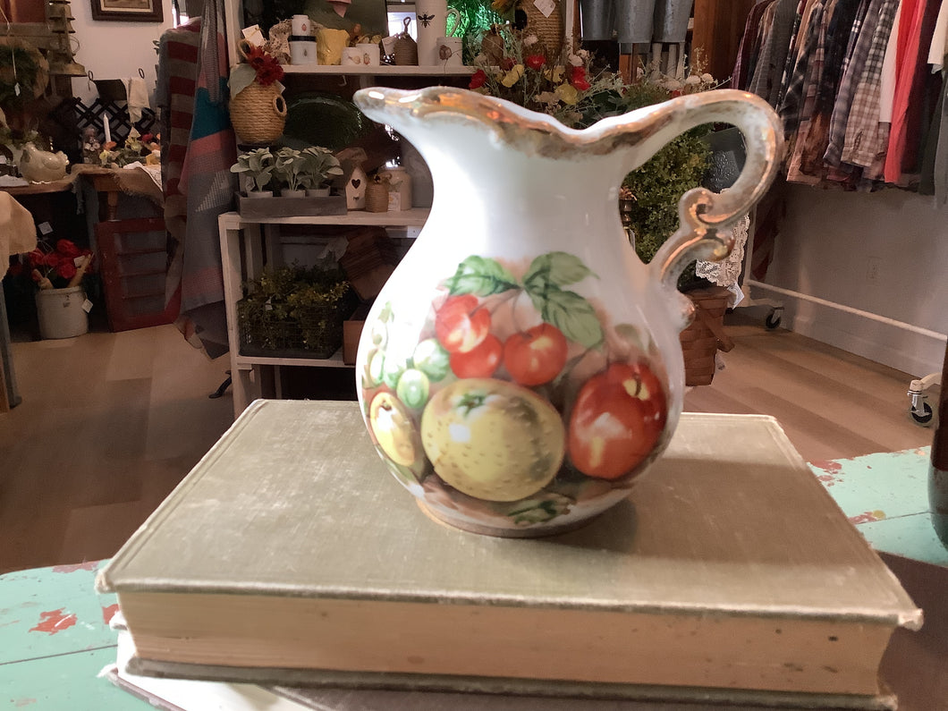 Ceramic & Porcelain pitchers