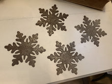Load image into Gallery viewer, Metal snowflake
