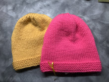Load image into Gallery viewer, Hand-knit baby hat
