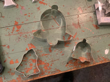 Load image into Gallery viewer, Cookie cutters &amp; molds
