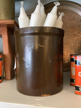 Load image into Gallery viewer, Brown crock
