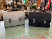 Load image into Gallery viewer, Vintage lunch box
