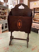 Load image into Gallery viewer, Magazine rack
