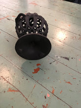 Load image into Gallery viewer, Cast iron string holder
