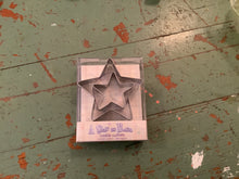 Load image into Gallery viewer, Cookie cutters &amp; molds
