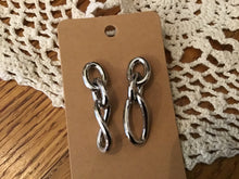 Load image into Gallery viewer, Stud earrings

