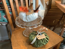 Load image into Gallery viewer, Velvet pumpkin
