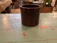 Load image into Gallery viewer, Brown crock

