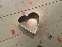 Load image into Gallery viewer, Cookie cutters &amp; molds

