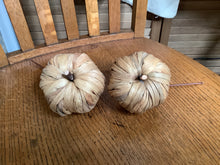 Load image into Gallery viewer, Natural pumpkin decor
