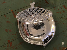 Load image into Gallery viewer, Patterned Serving Plate
