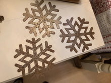 Load image into Gallery viewer, Metal snowflake
