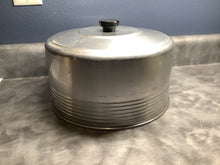 Load image into Gallery viewer, Metal cake plate covers
