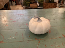 Load image into Gallery viewer, Faux pumpkins
