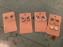 Load image into Gallery viewer, Drop earrings
