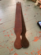 Load image into Gallery viewer, Vintage razor strop
