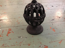 Load image into Gallery viewer, Cast iron string holder
