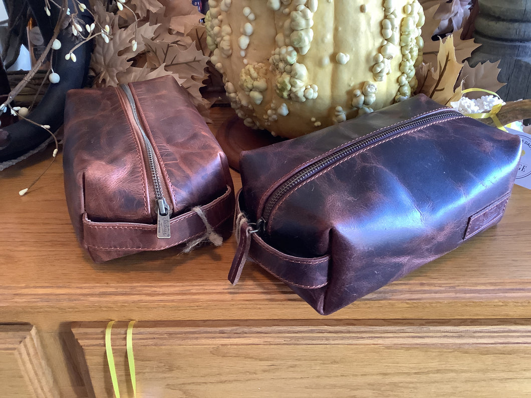 Leather toiletry bag for men