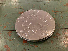 Load image into Gallery viewer, Vintage tin
