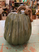 Load image into Gallery viewer, Ceramic pumpkins
