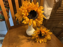 Load image into Gallery viewer, Sunflower stems
