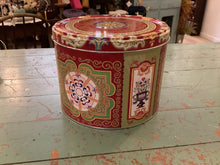 Load image into Gallery viewer, Vintage tin

