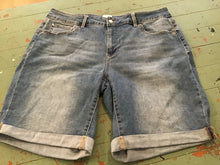 Load image into Gallery viewer, Women’s Jeans and Shorts
