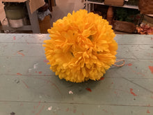 Load image into Gallery viewer, Flower ball

