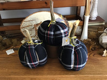 Load image into Gallery viewer, Cloth pumpkin

