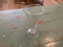 Load image into Gallery viewer, Lab glass
