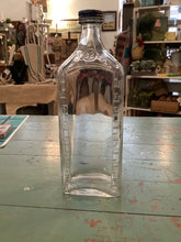 Load image into Gallery viewer, Lab glass
