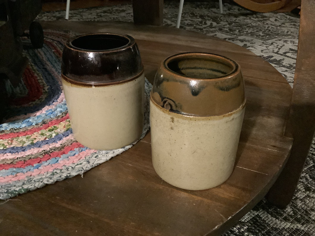 Brown crockery