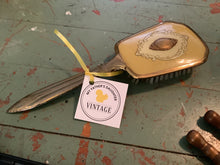 Load image into Gallery viewer, Vintage vanity items
