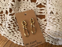 Load image into Gallery viewer, Stud earrings
