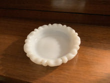 Load image into Gallery viewer, Milk glass
